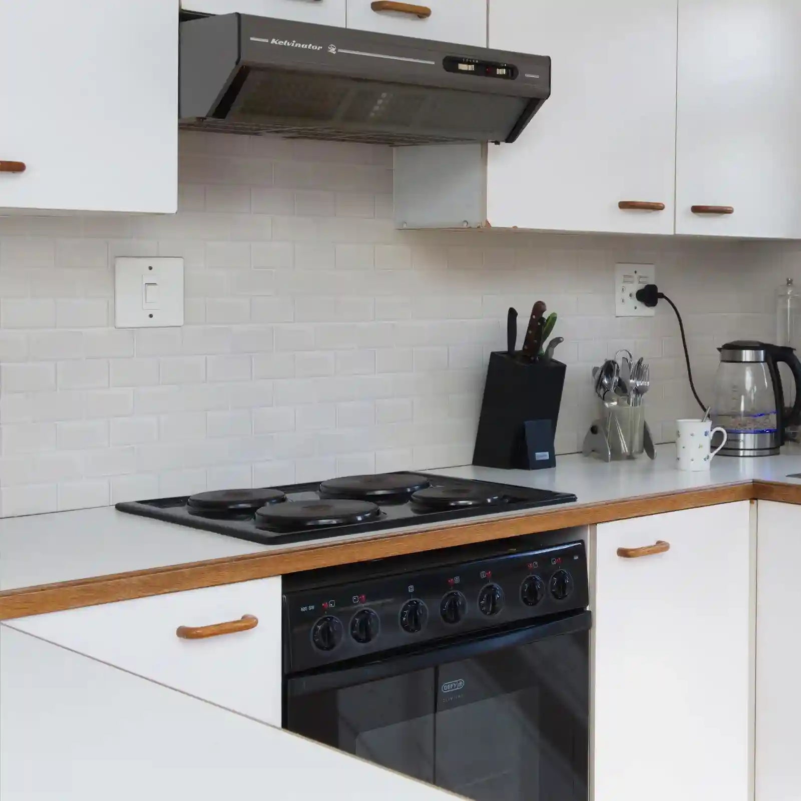 بلاط خلفية مطبخ لاصق من Art3d – 10 ألواح، 12×12 بوصة، أبيض