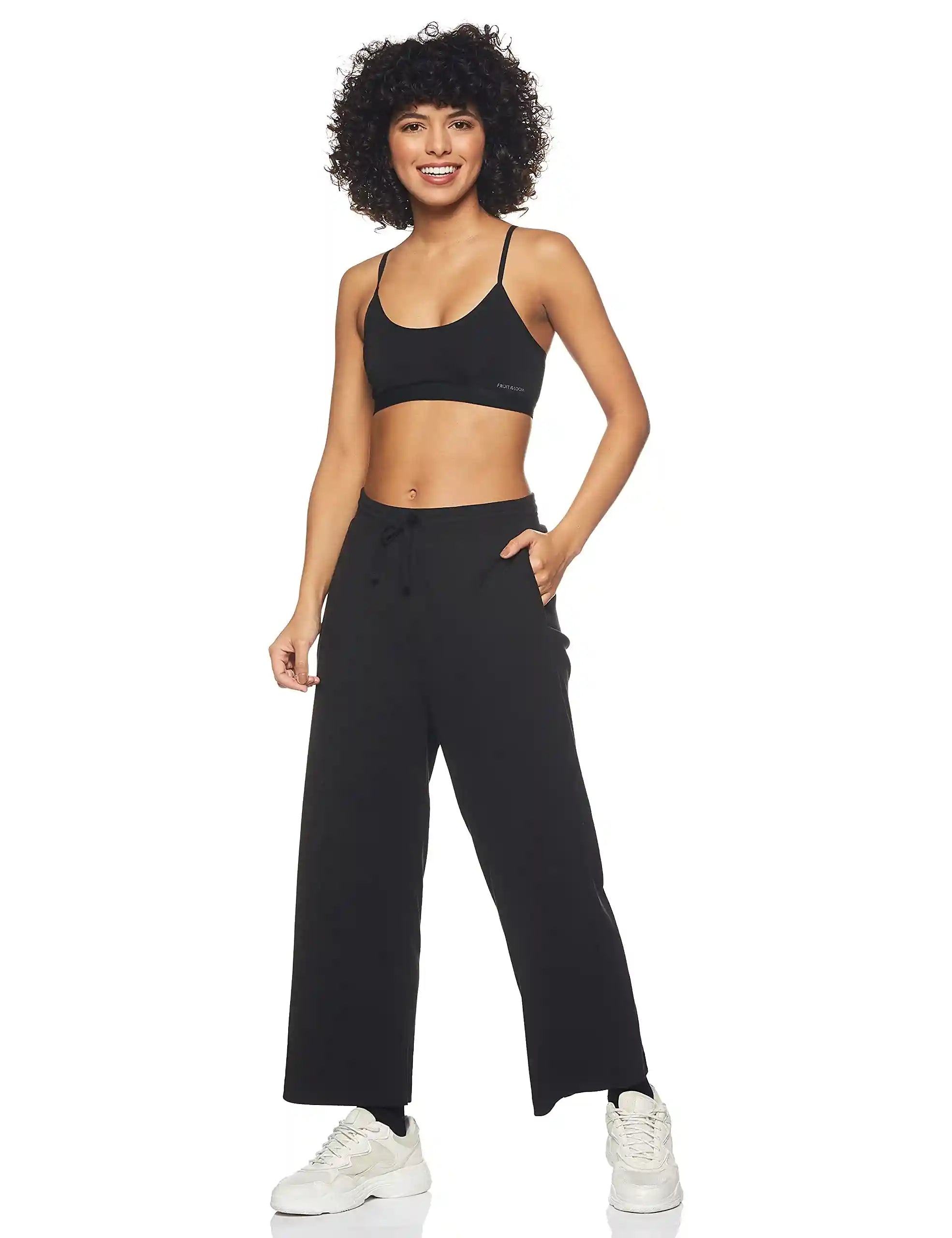 حمالة الصدر النسائية من فروت أوف ذا لوم. مصنوعة من قماش ناعم ومتنفس، توفر ارتداءً خفيفاً وسلساً يتكيف مع حركة الجسم.