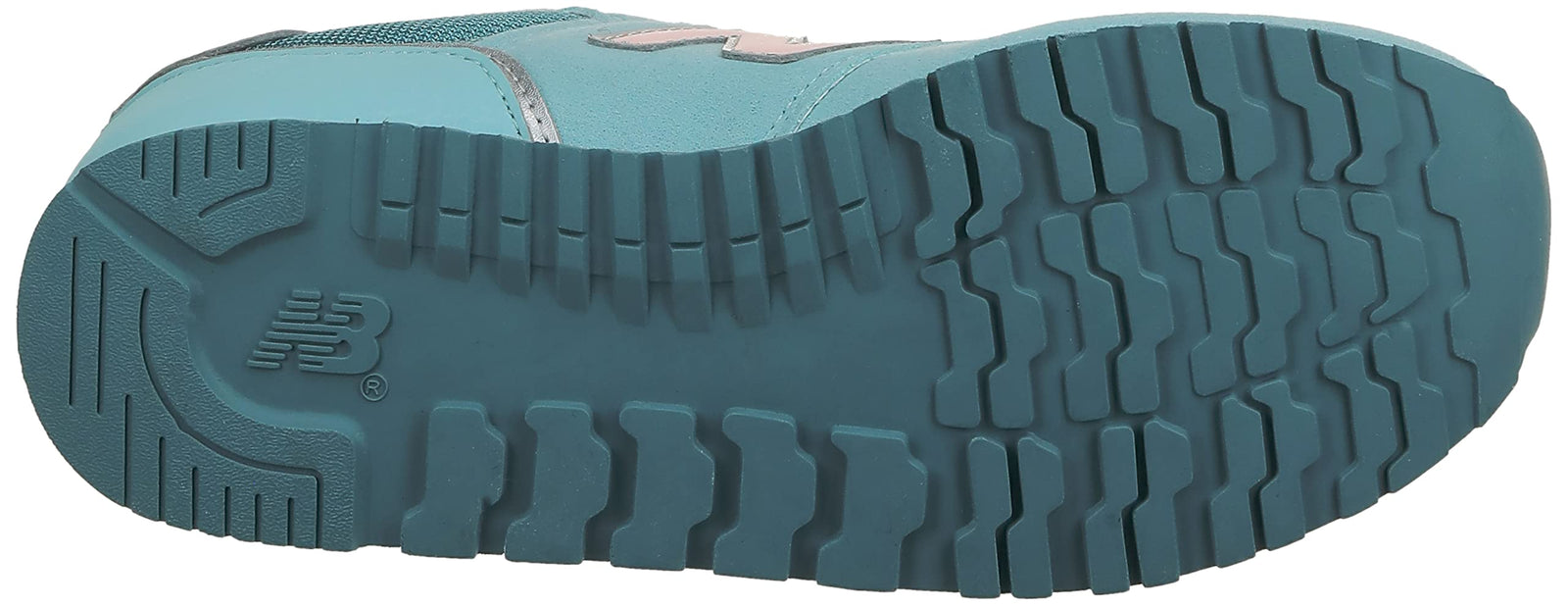 حذاء نيو بالانس للبنات يجمع بين الراحة والمتانة والأناقة الرياضية للاستخدام اليومي. مصنوع من قماش شبكي يسمح بمرور الهواء لتوفير انتعاش طوال اليوم