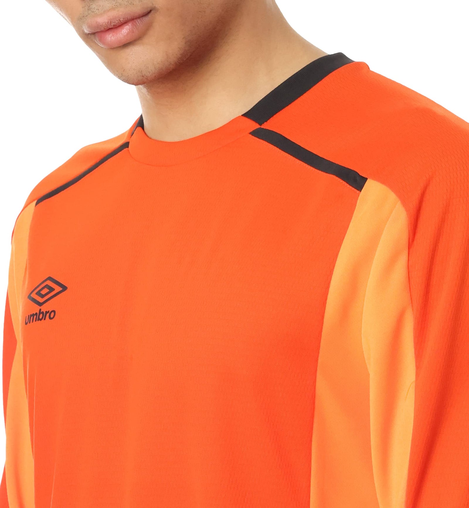 Umbro Two-Tone Contrast Trim Front Logo Print Long Sleeves Soccer T-shirt for Men