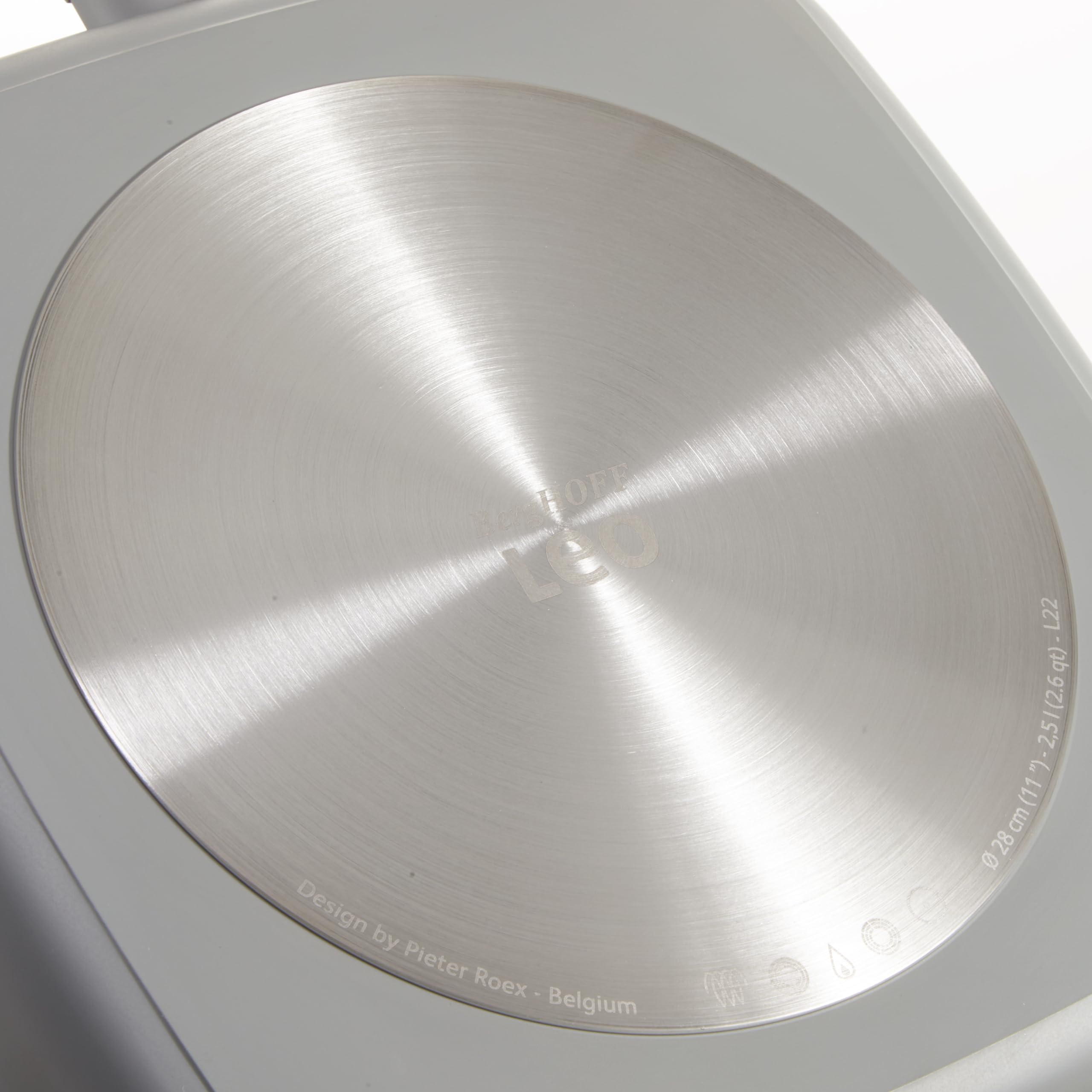 مقلاة من Berghoff للشواية بمقاس 10 بوصة من مجموعة Balance هي قطعة طهي عالية الجودة مصممة لمنح أطعمتك المشوية نكهة غنية على الموقد. 