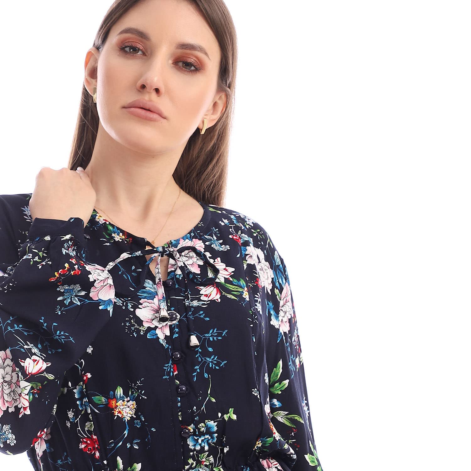 فستان JAMILA المطبوع للنساء قطعة أنيقة ومتعددة الاستخدامات تضيف لمسة عصرية لخزانة ملابسك. 