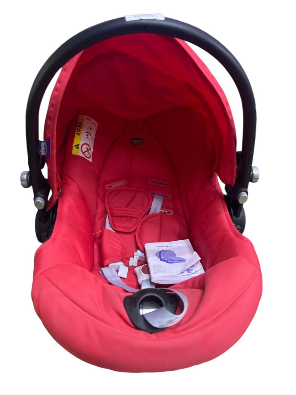 "كرسي أطفال فاخر للسيارة: أمان وراحة لا تضاهى"