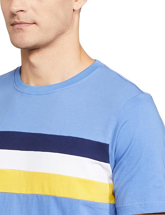 تيشيرتات رجالي بقصة عادية من جينيريك تجمع بين الراحة والأناقة والعملية للاستخدام اليومي. مصنوعة من قماش ناعم يسمح بمرور الهواء لتمنحك شعورًا بالانتعاش والراحة طوال اليوم