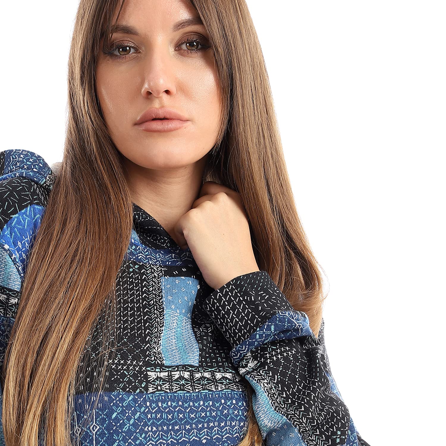 هودي كادي للنساء مطبوع بتصميم واسع يجمع بين الراحة اليومية والأناقة العصرية. مصنوع من قماش ناعم وقابل للتنفس،