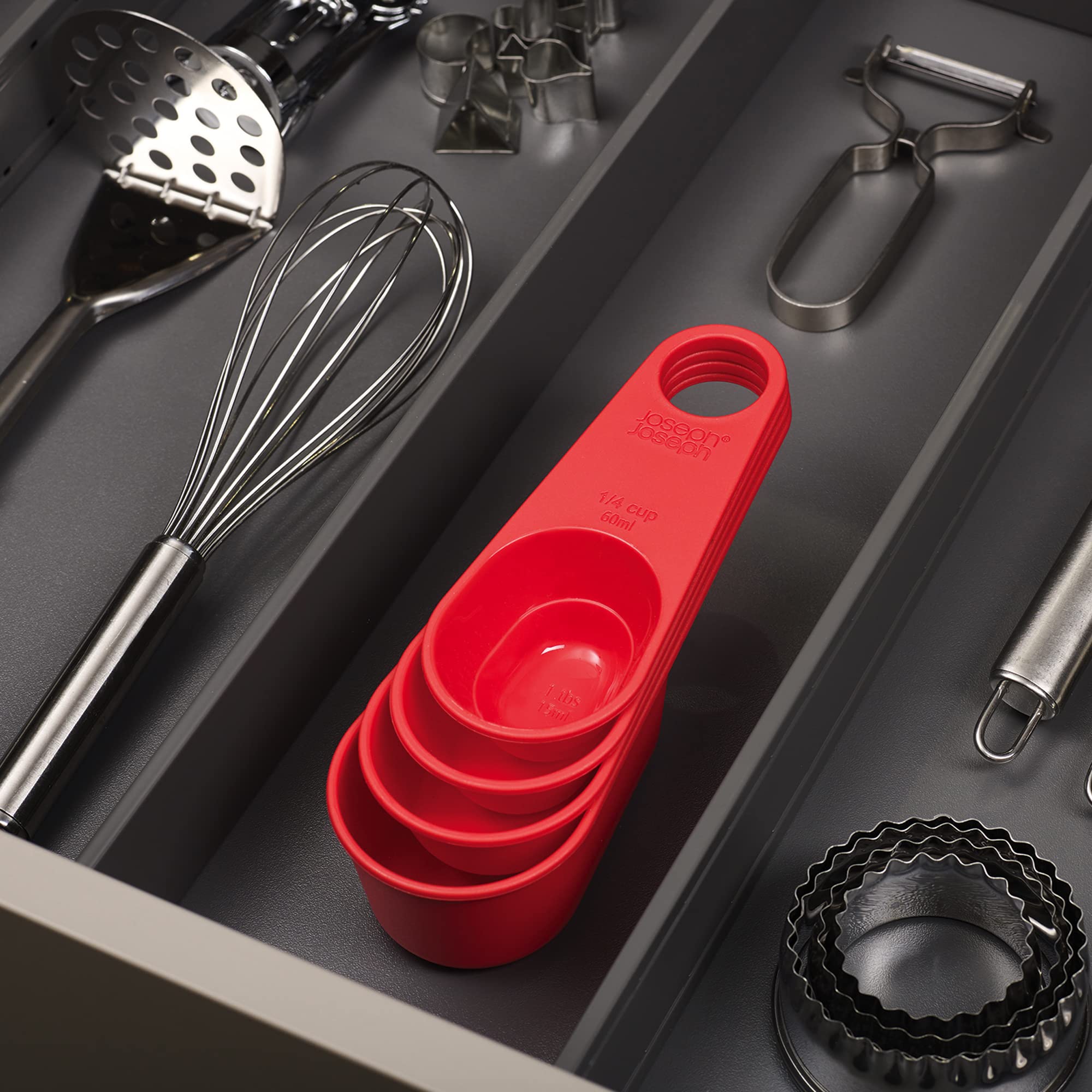 Joseph 4-piece Measuring Cup Set with clip-together handles, Red
