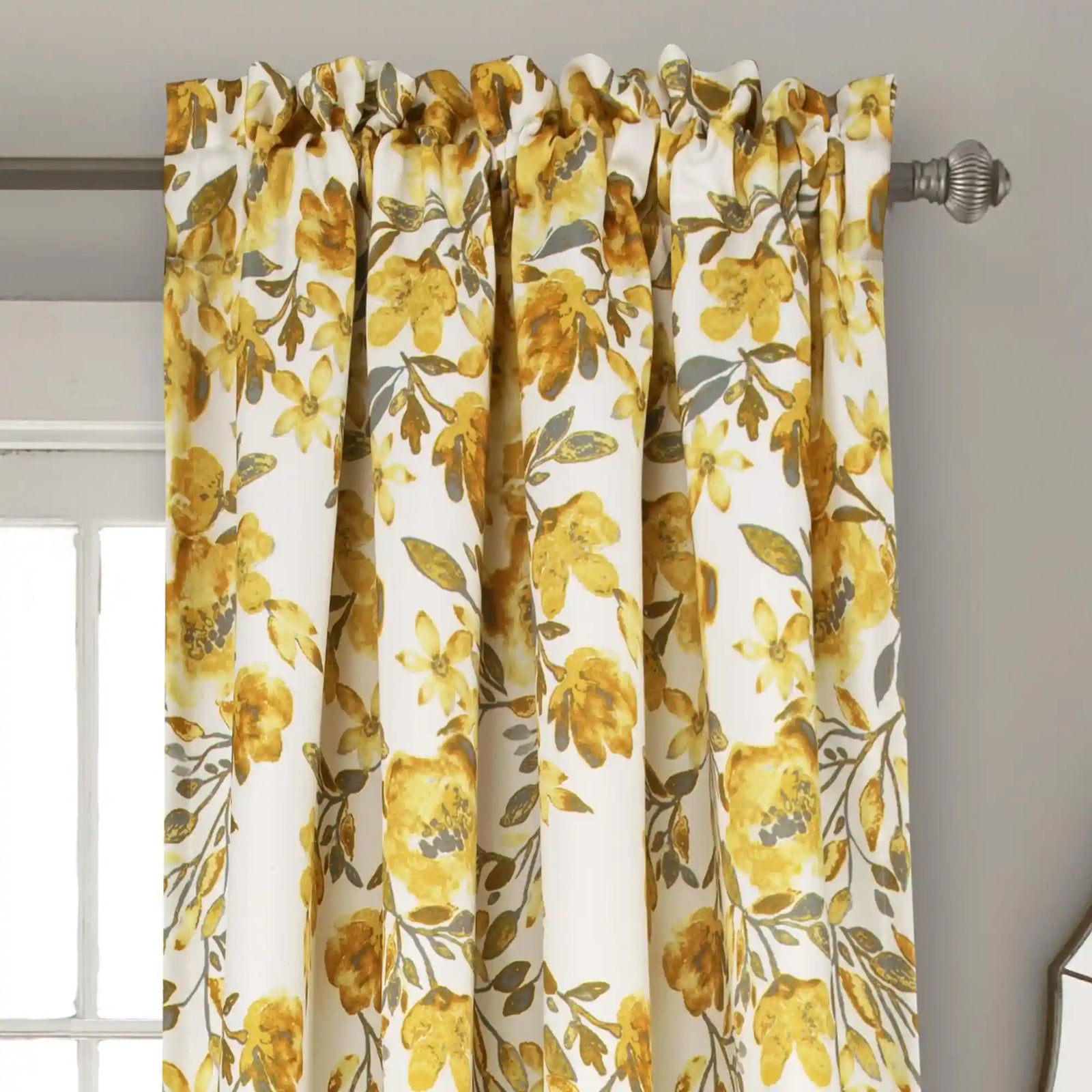 Lush Decor Tanisha Curtains – Room Darkening Floral Vine Print, Window Panel Set (Pair), 84” x 52”