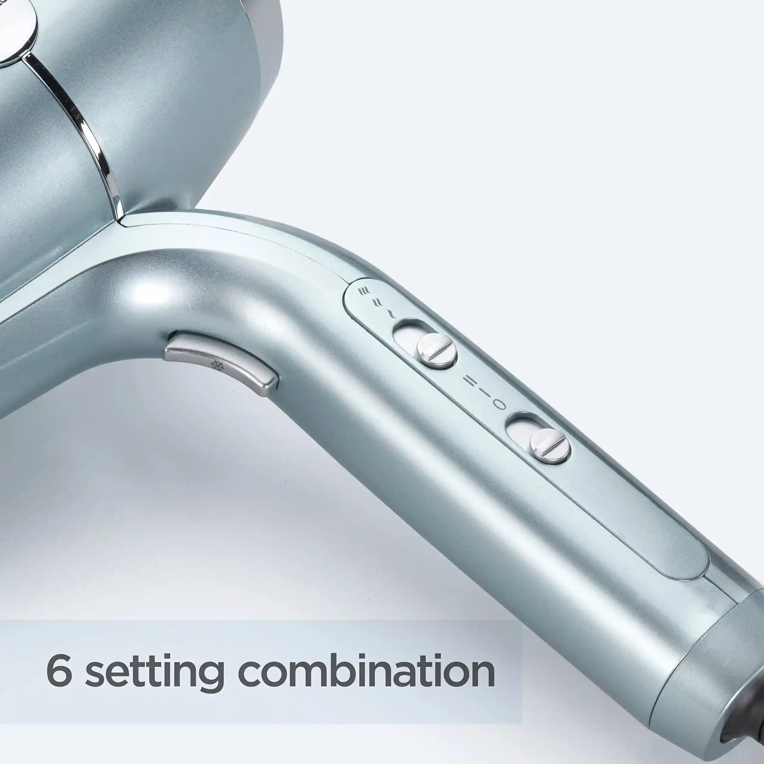 مجفف الشعر من بايبيليس بقوة ٢١٠٠ واط يمنح نتائج تشبه صالونات التجميل في المنزل باستخدام تقنية البلازما الأيونية المتقدمة. تصميمه الخفيف يسهل الإمساك به والتحكم أثناء التجفيف – Safqqa Egypt