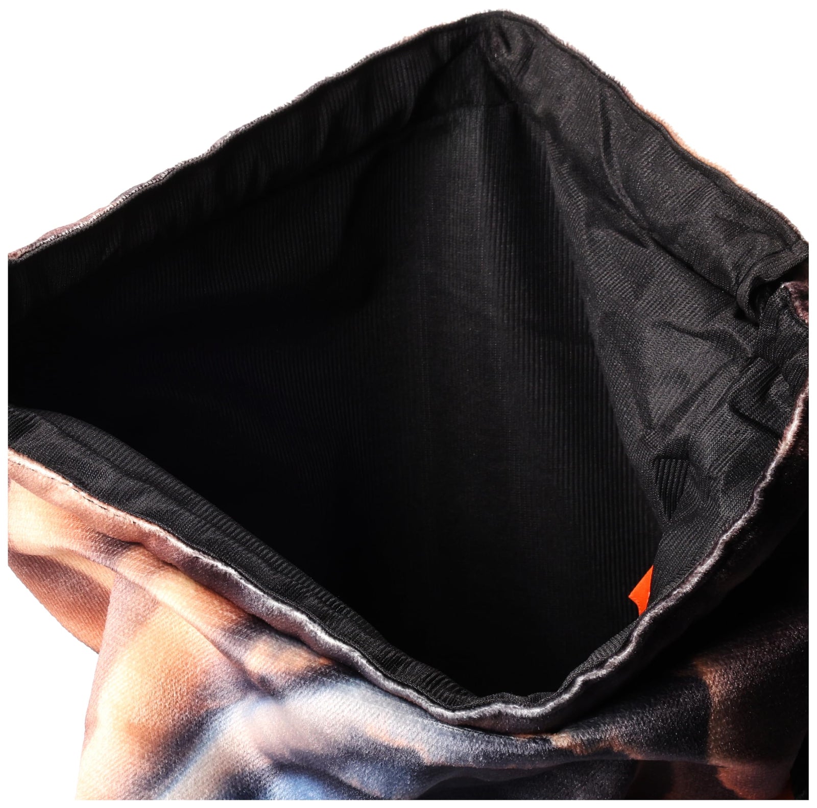 شنطة ظهر TAT موديل 781، كبيرة ومتعددة الألوان، مصممة لتجمع بين الأناقة والعملية وسعة التخزين الكبيرة