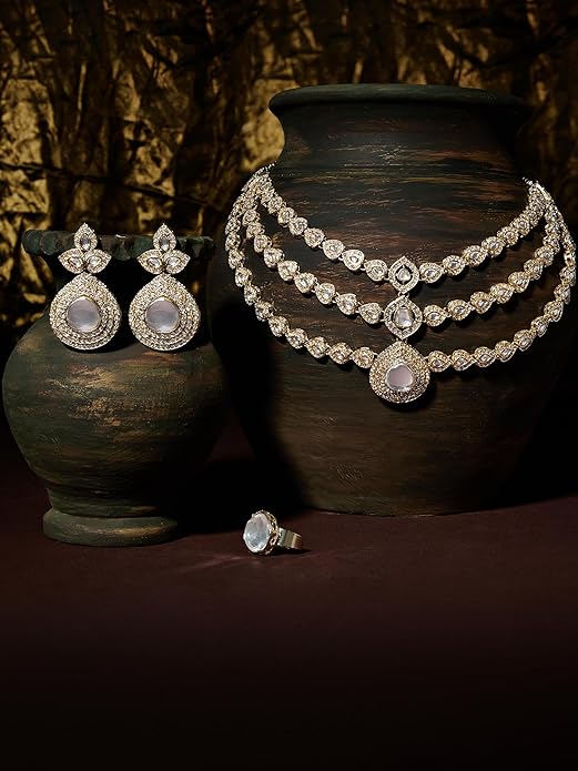 طقم مجوهرات نسائي من ماركة ZAVERI PEARLS موديل ZPFK18079 بلون ذهبي