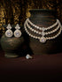 طقم مجوهرات نسائي من ماركة ZAVERI PEARLS موديل ZPFK18079 بلون ذهبي