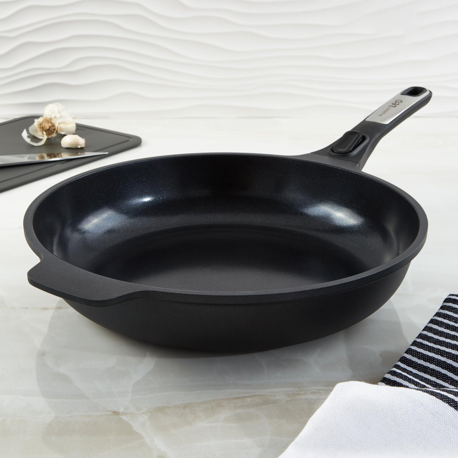 Berghoff Leo Frying Pan with Detachable Handle – Non-Stick & Easy to Use