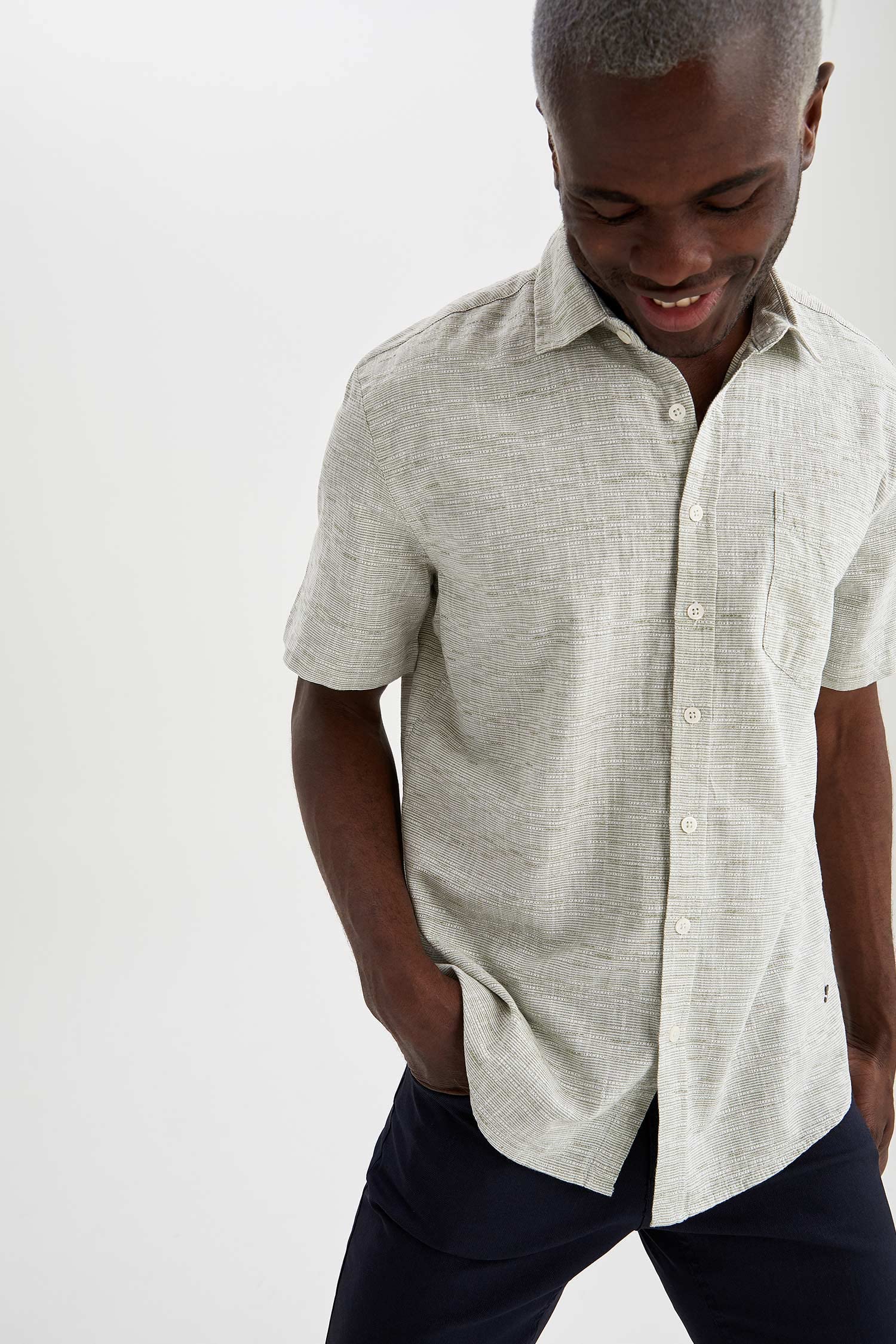 DeFacto mens U3706AZ Shirt - Safqqa Egypt