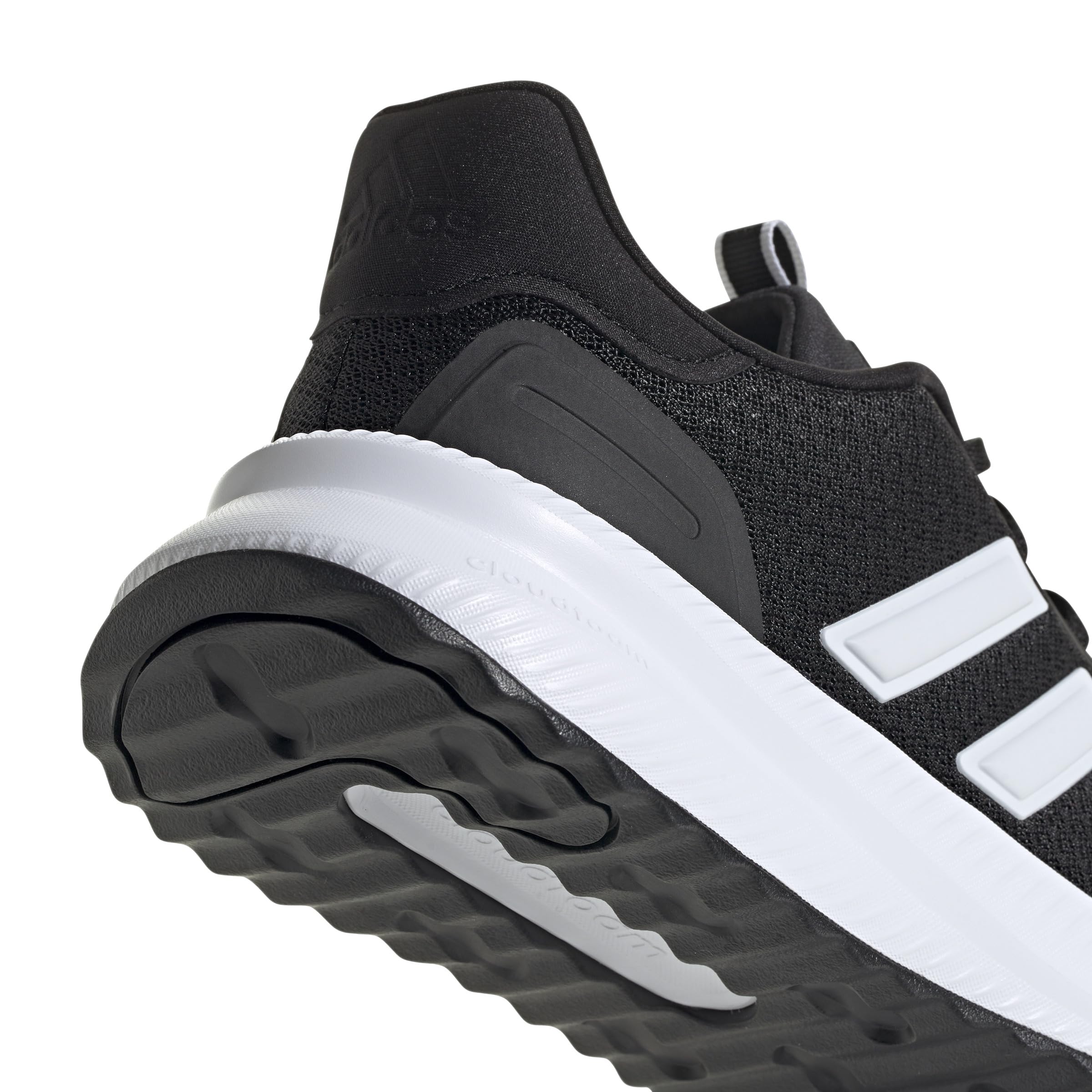 أحذية adidas للرجال مصممة لتجمع بين الراحة والمتانة والأسلوب الرياضي الأيقوني. مصنوعة من مواد قابلة للتنفس مع نعال مبطنة ونعل خارجي قوي