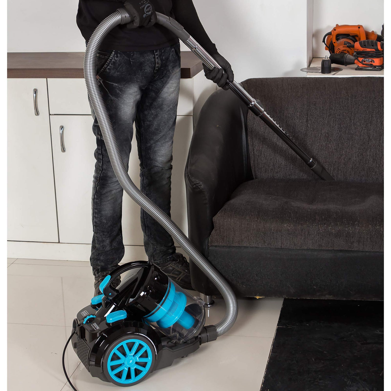 Black & Decker 2000W Bagless Cyclonic Canister Vacuum Cleaner Multi Color - Vm2080-B5 ( Damage Box )