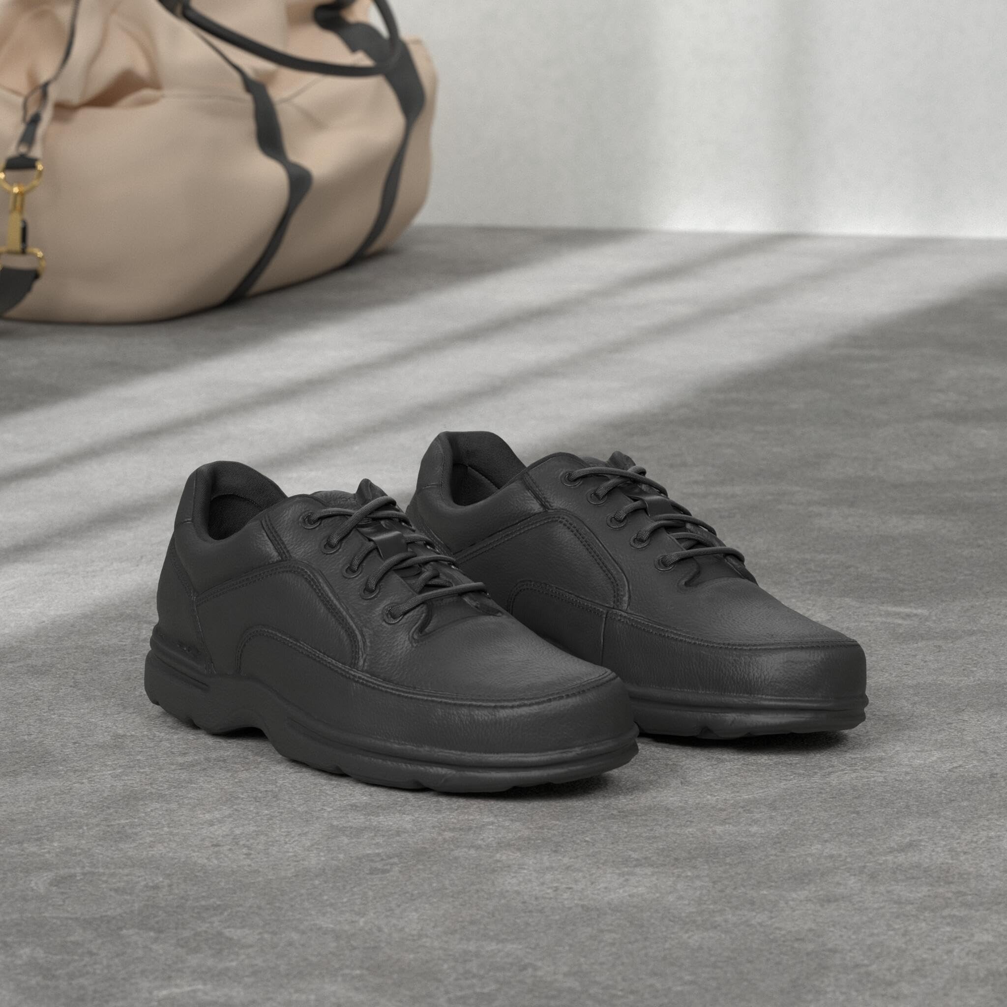 حذاء مشي رجالي Rockport – مريح وداعم للاستخدام اليومي