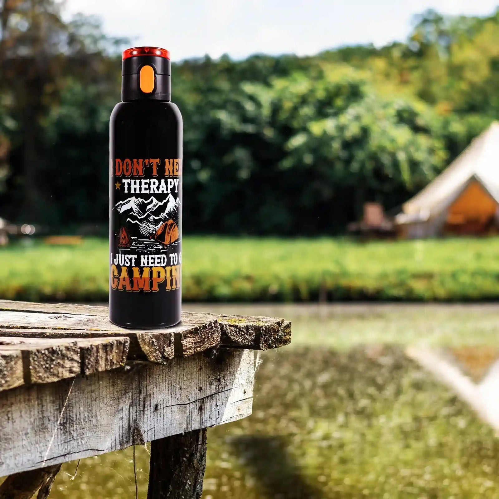 زجاجة المياه من هيرفين بسعة ٧٥٠ مل هي خيار عملي وأنيق للحفاظ على الترطيب أثناء المدرسة أو الصالة الرياضية أو الرياضة أو الأنشطة الخارجية. صُنع في تركيا وتتميز بتصميم يمنع التسرب لضمان الاستخدام الآمن