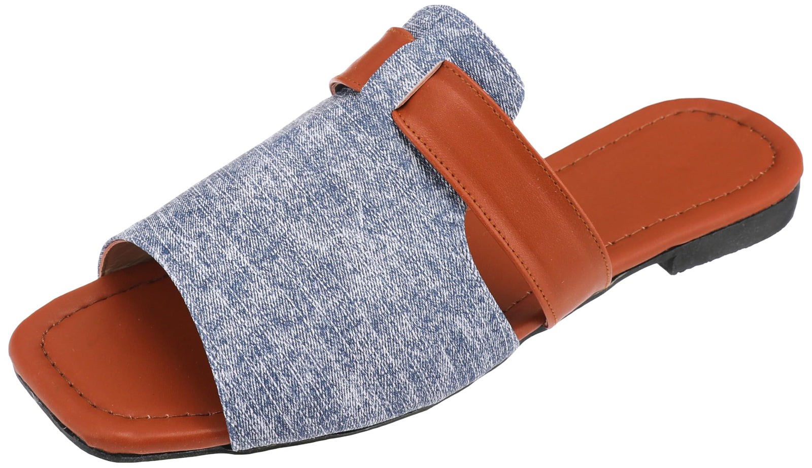  حذاء SOUL 2 SOLE المسطح للنساء. تم تصميم هذا الحذاء للاستخدام اليومي، حيث يوفر شعورًا ناعمًا ومريحًا،