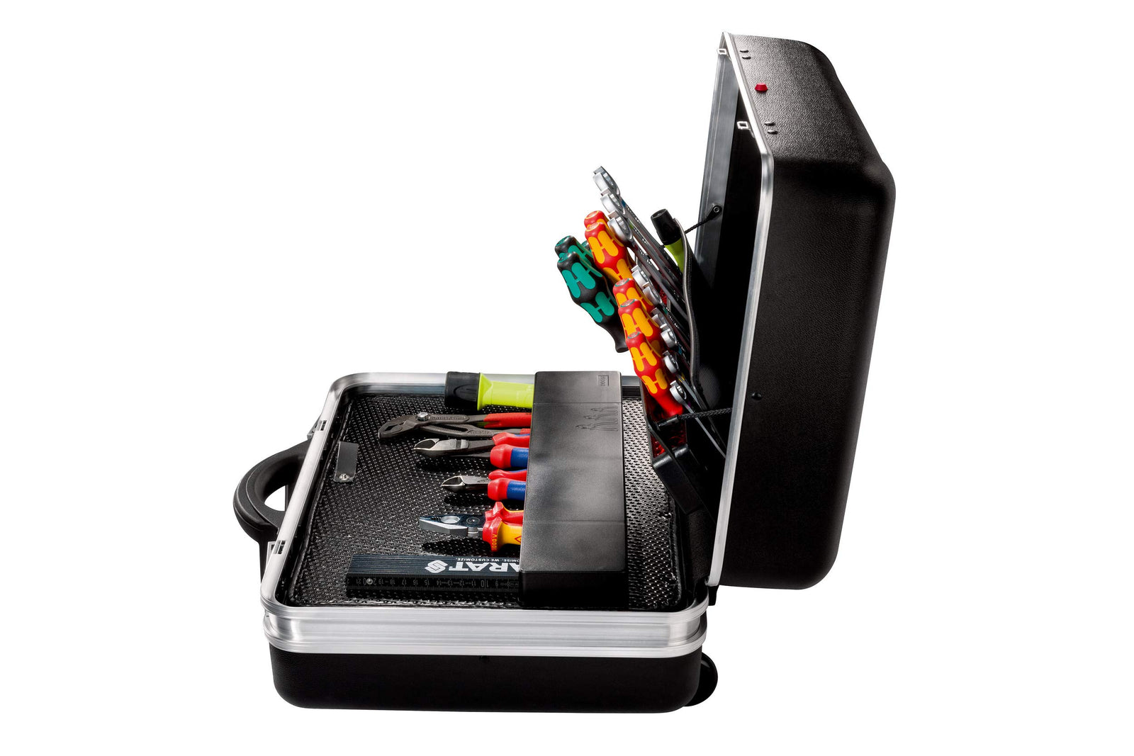 حقيبة الأدوات المتنقلة بارات Parat(موديل 589550171) هي حقيبة عالية الجودة مصممة للمحترفين الذين يبحثون عن المتانة والتنظيم وسهولة النقل. تتميز بغلاف خارجي صلب ومتین باللون الأسود الأنيق