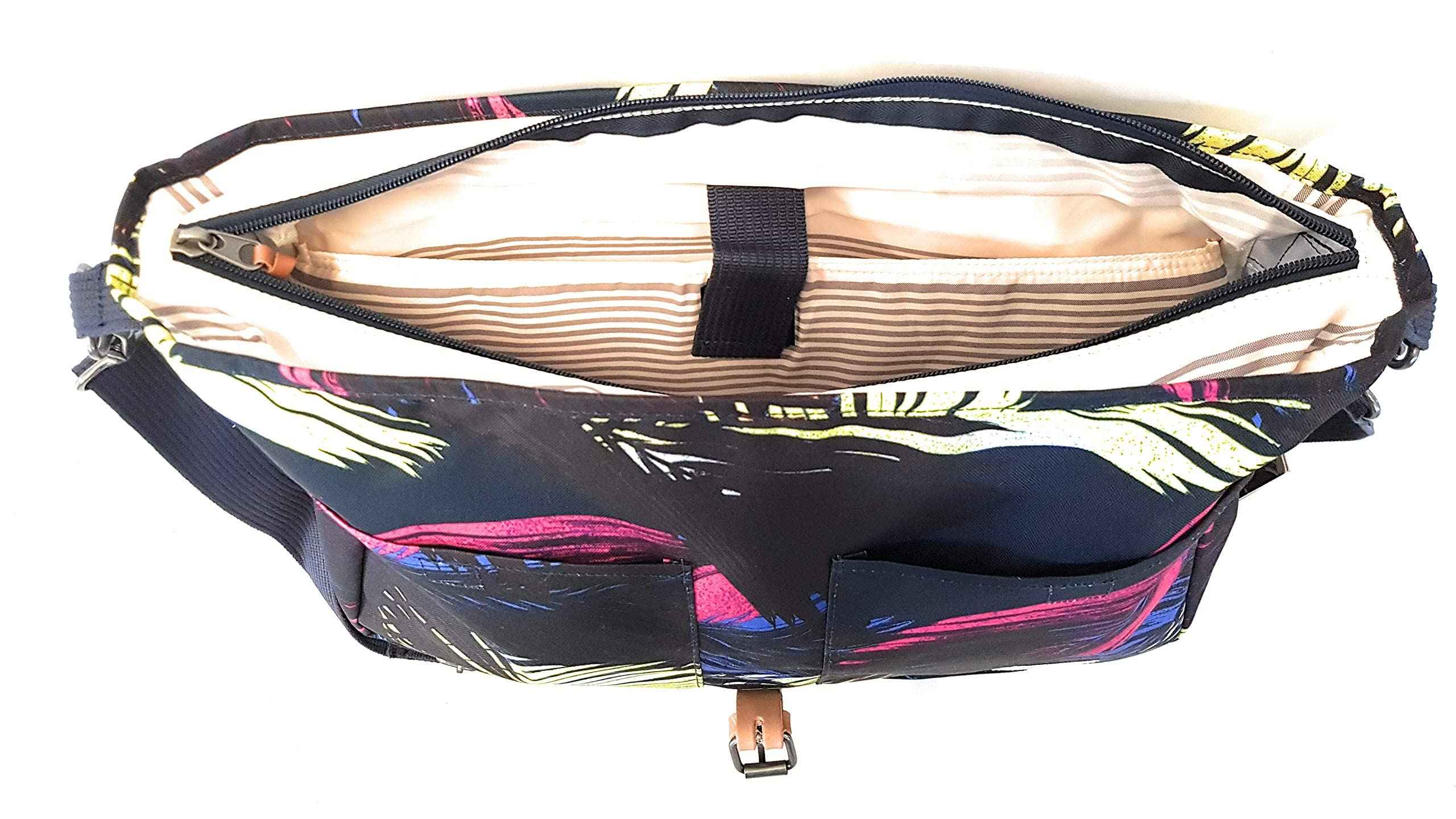 حقيبة إيست باك بوكر أوتوردز تروبيك – تصميم عملي وعصري