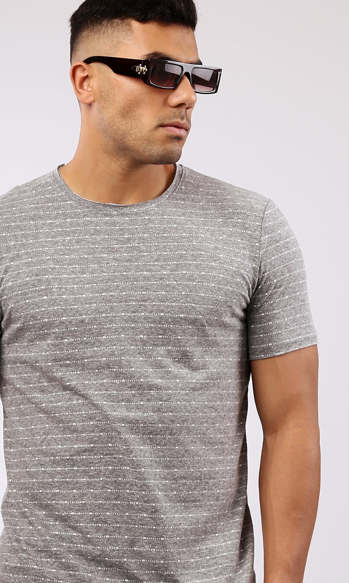 Ravin Heather Medium Grey Short Sleeves Slip On T-Shirt For MEN,Slip-on design for easy wearing.