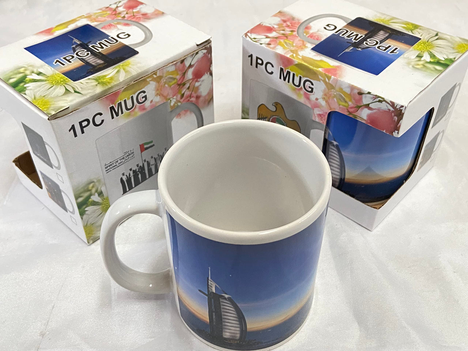 كوب من سيرويل بسعة ٣٣٠ مل يأتي بتصميم متعدد الألوان يضيف لمسة مرحة إلى مشروباتك الساخنة أو الباردة.