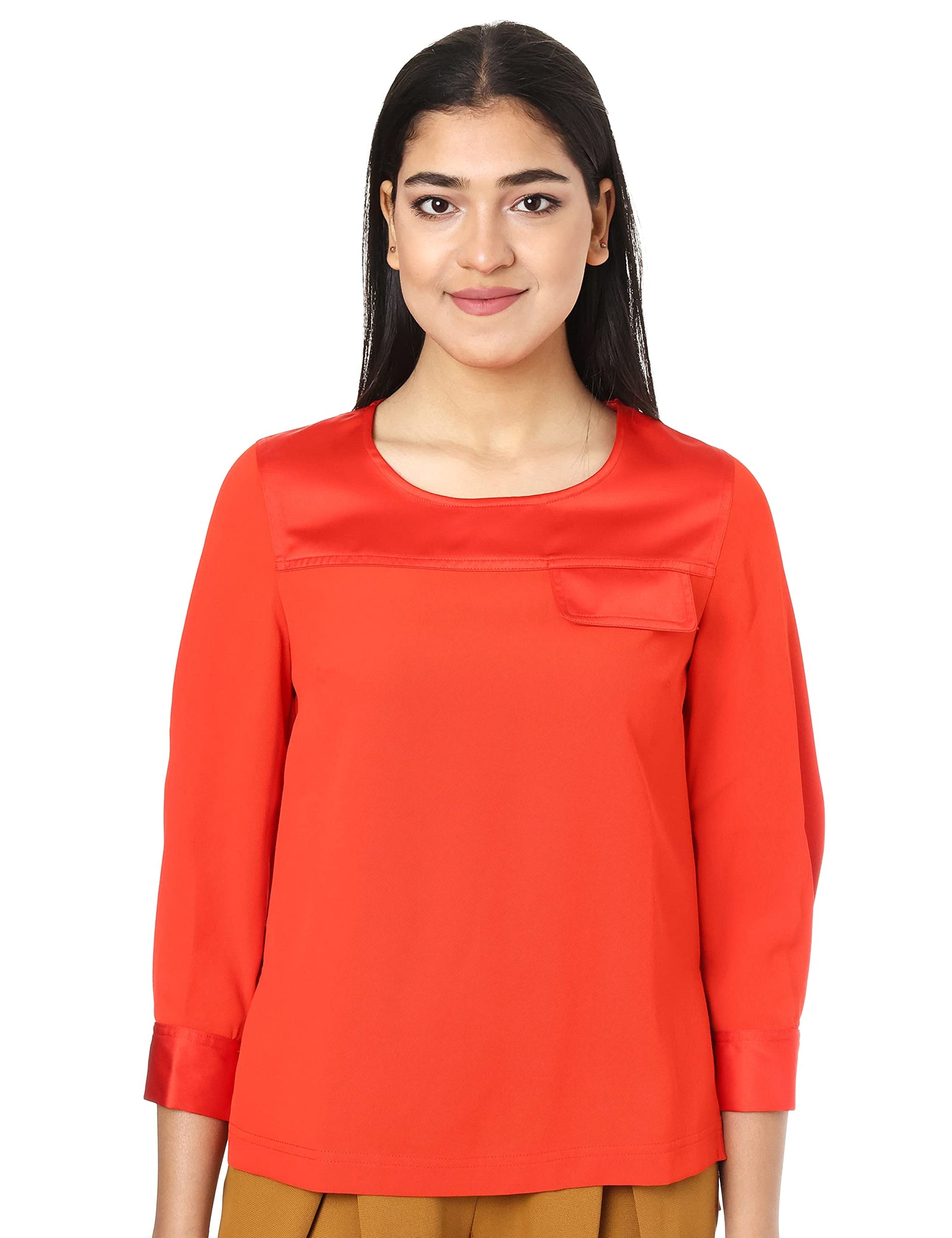  بلوزات ELLE للنساء  مصنوعة من خامات ناعمة وخفيفة وقابلة للتنفس