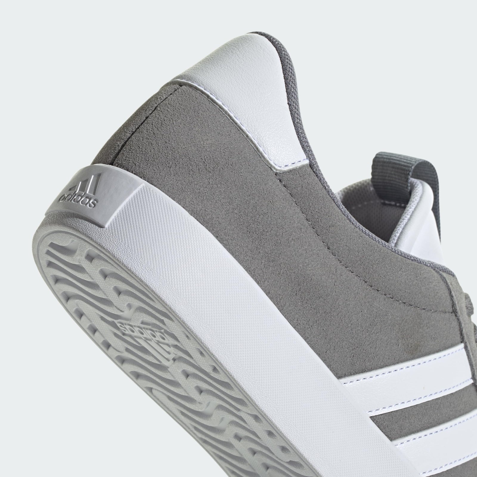 أحذية adidas للرجال