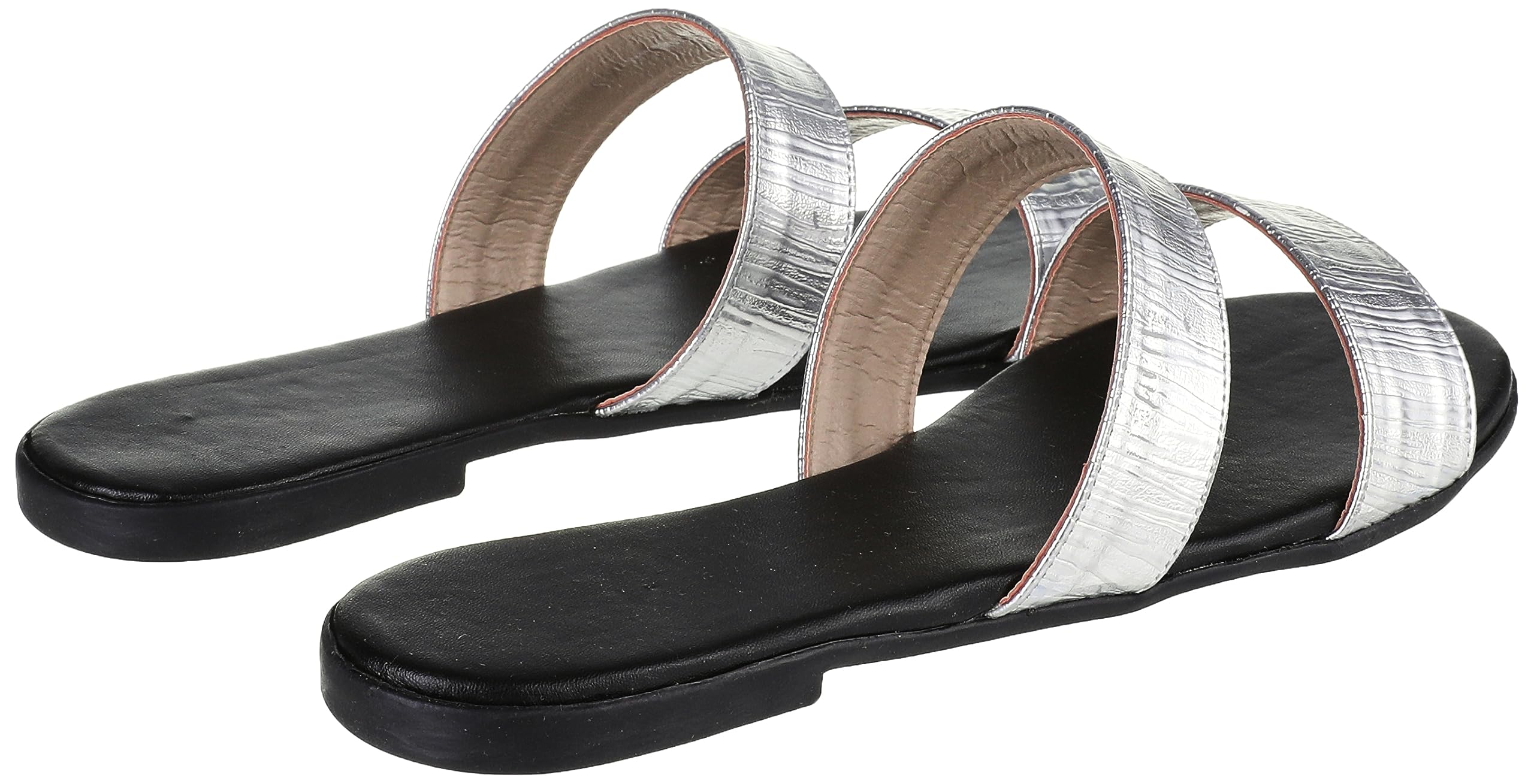 شبشب SWAY النسائية المسطحة توفر مزيجًا مثاليًا من الراحة والأناقة الكاجوال. تتميز بنعل داخلي ناعم ومريح يضمن دعم القدم طوال اليوم