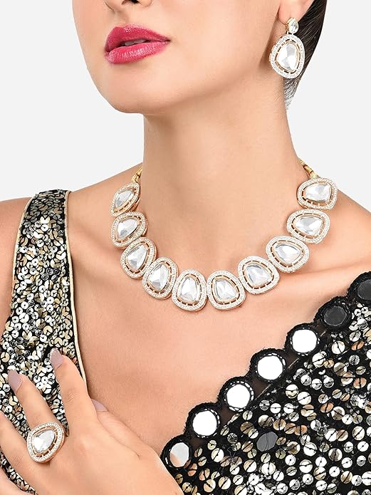 طقم مجوهرات نسائي من زافيري بيرلز مرصع بأحجار الكوندان والماس النمساوي اللامع موديل ZPFK16067 – Safqqa Egypt