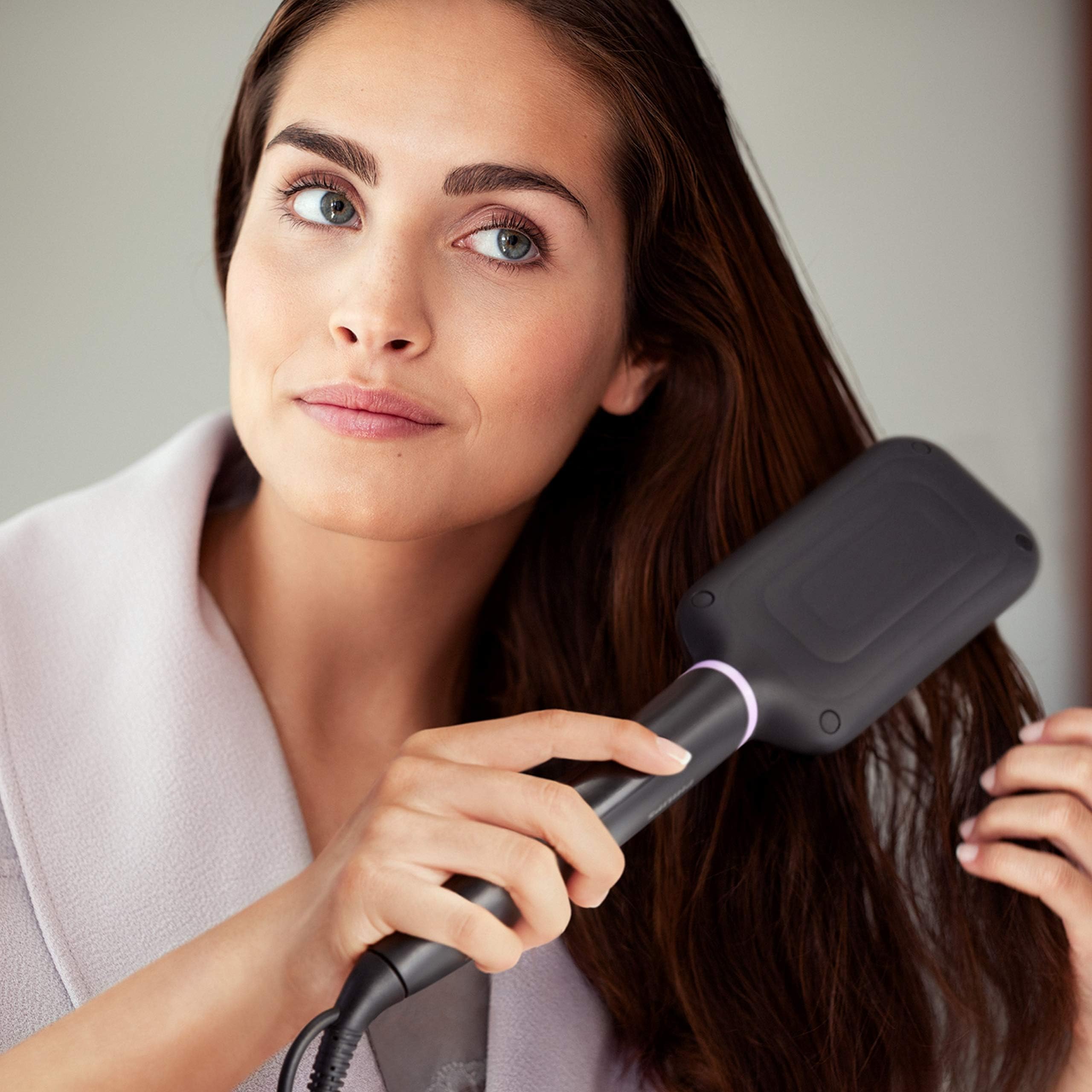 Philips StyleCare Essential Heated Straightening Brush, Smooth, Shiny, Frizz-Free Hair, Extra Large Brush Area, ThermoProtect Technology, BHH880/00 - Safqqa Egypt