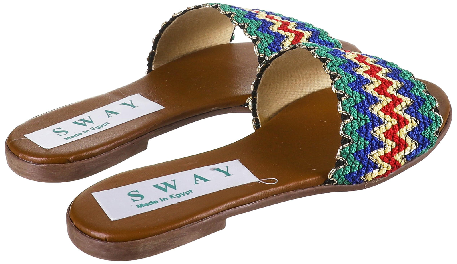 شبشب سواي للنساء. يتميز ببطانة داخلية ناعمة ونعل خارجي مانع للانزلاق يوفر ثباتًا وأمانًا أثناء الحركة في المنزل