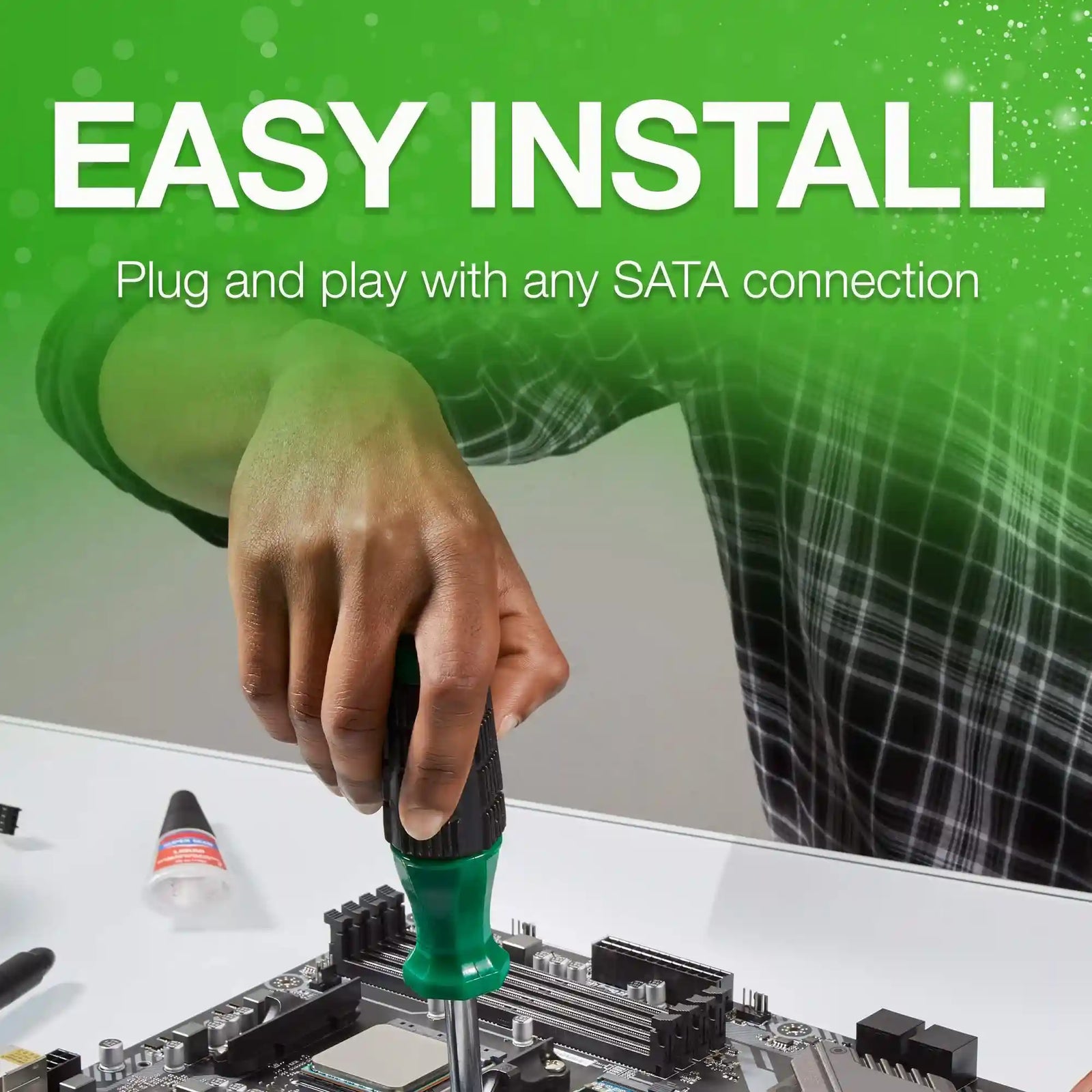 يوفّر هذا القرص الداخلي سعة تخزين كبيرة وأداءً سريعًا يساعد على تحسين سرعة تشغيل الجهاز ونقل الملفات. يعتمد على تقنية متطورة تمنحك استجابة أعلى للنظام، مما يجعل الجهاز أكثر سلاسة في الاستخدام اليومي. 