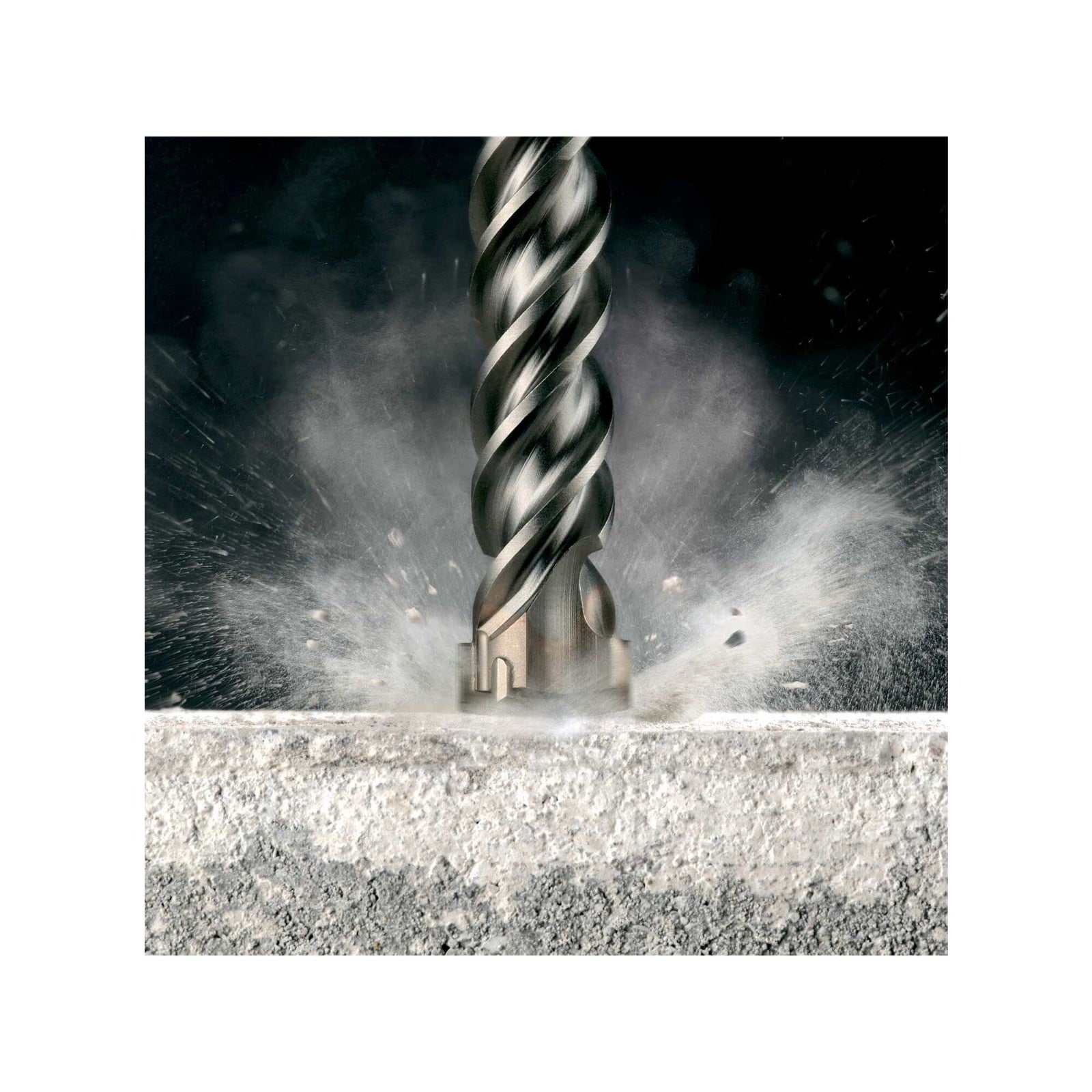 ريشة ديوالت إس دي إس ماكس موديل DT9433-QZ المصممة للاستخدام الاحترافي. تحتوي على رأس حفر قوي من الكربيد الصلب بأربع شفرات لضمان سرعة ودقة عالية أثناء الحفر مع تقليل الاهتزاز