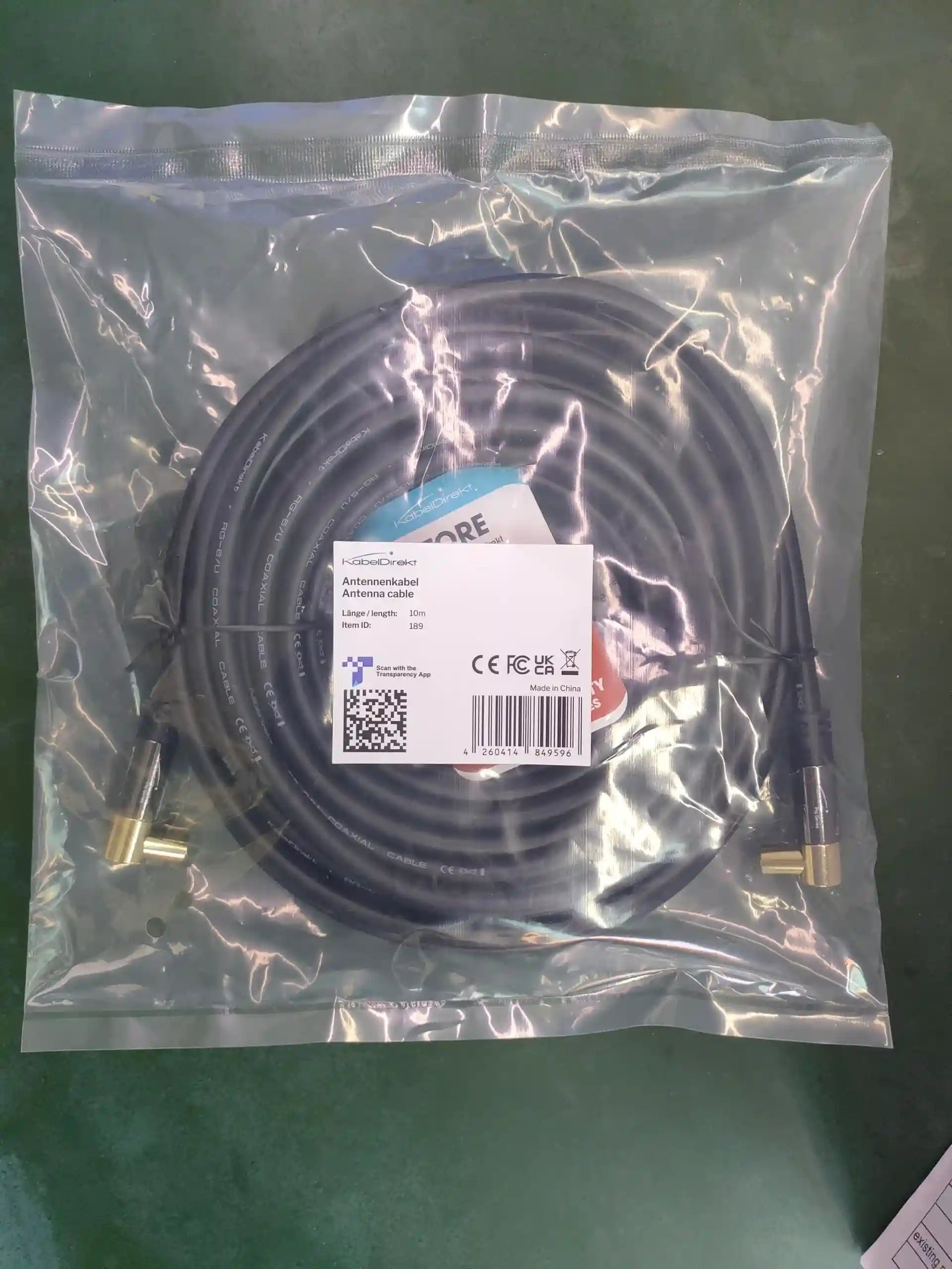 كابل كوكسيل من كابل ديركت بطول 10 أمتار (سلسلة برو) يضمن نقلًا ممتازًا للإشارة لأجهزة التلفاز والراديو. يتميز بتصميم موصل بزاوية 90 درجة (ذكر إلى أنثى) مما يوفر مرونة عالية وتوصيلاً آمنًا