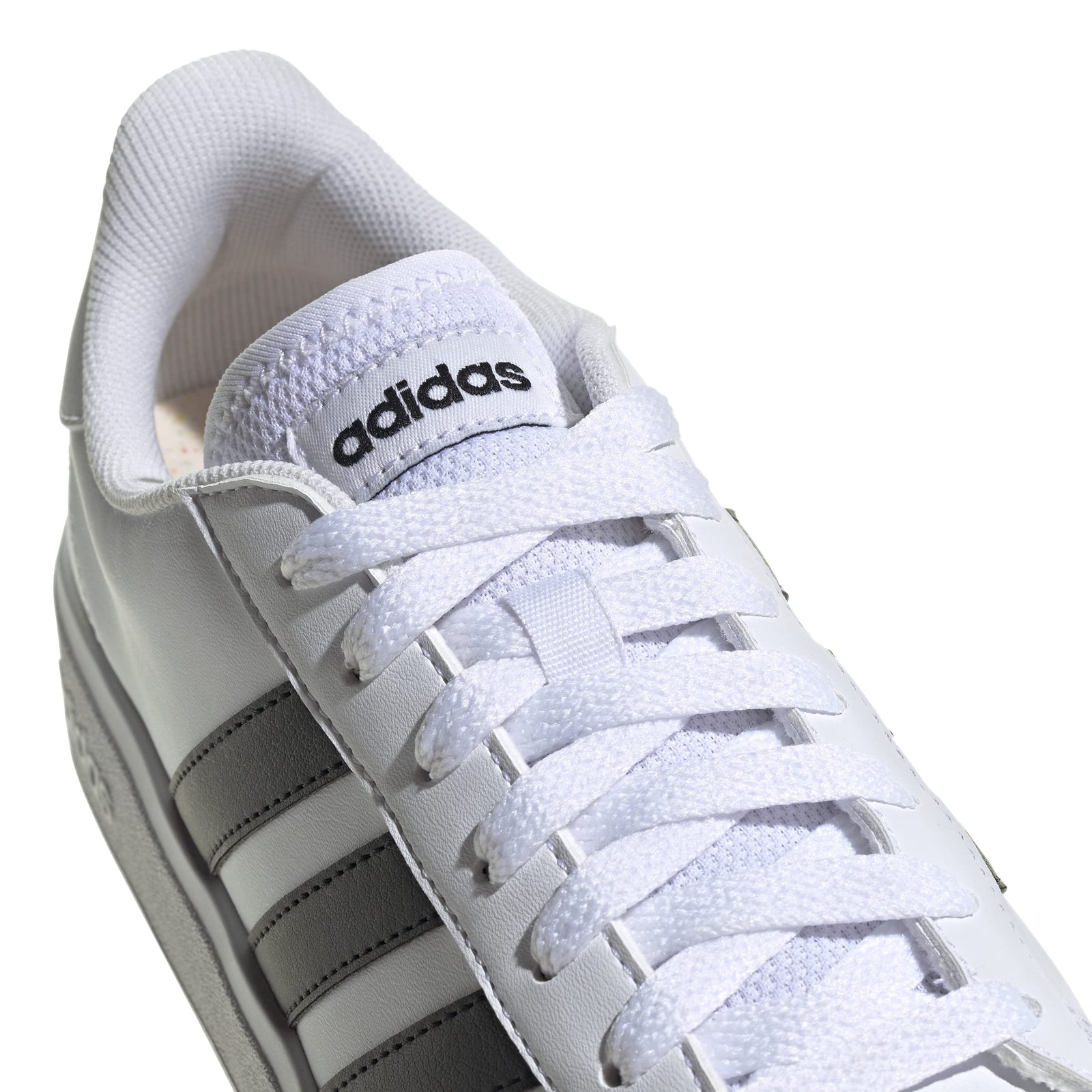adidas womens 2.0 Sneaker- No Box
