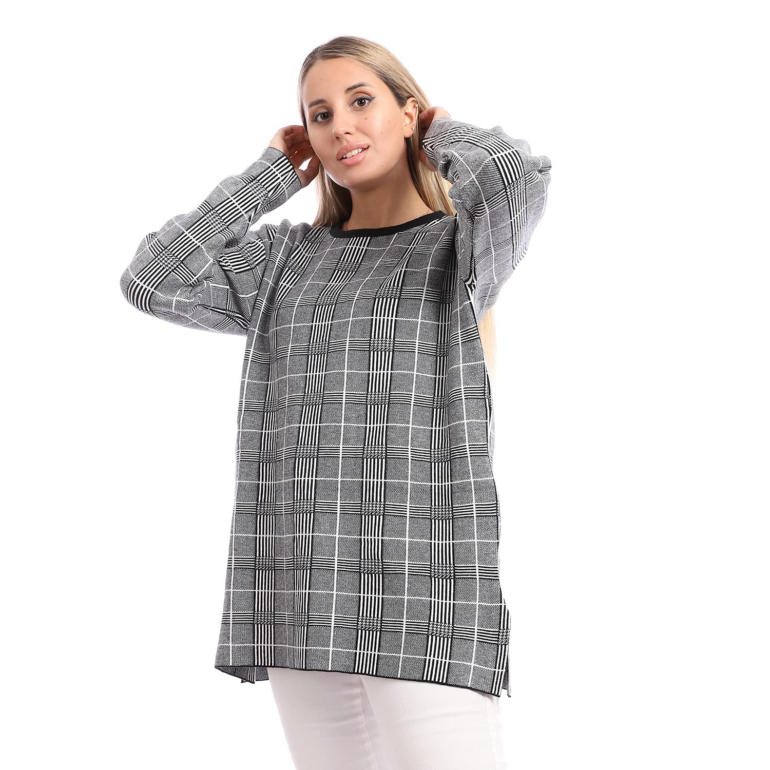 Andora Plaids Round Oversized Pullover For Women,Classic plaid pattern for a trendy yet timeless look..