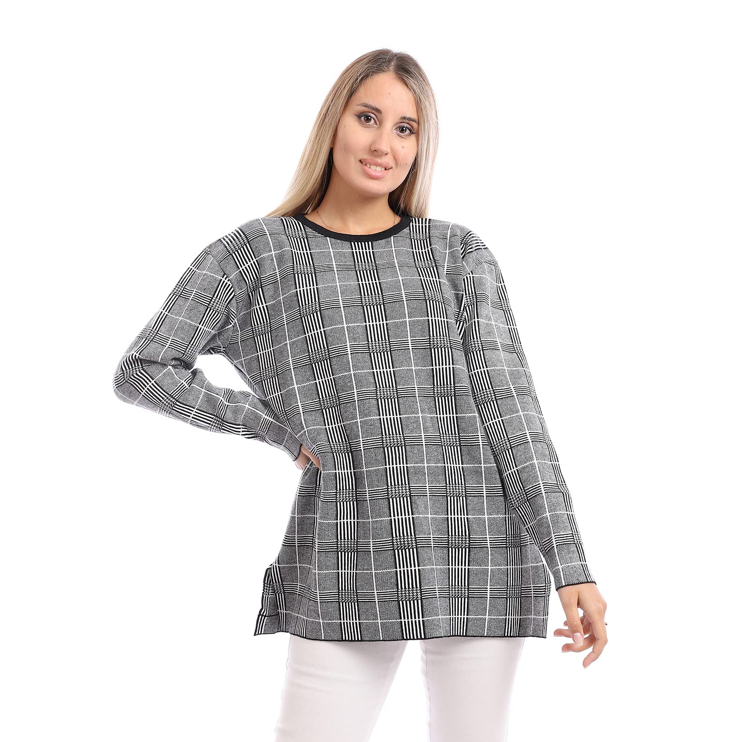 Andora Plaids Round Oversized Pullover For Women,Classic plaid pattern for a trendy yet timeless look..
