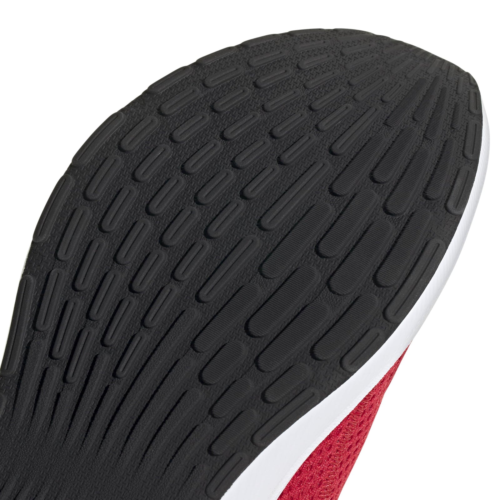 أحذية adidas للرجال مصممة لتوفر الراحة والمتانة والمظهر الرياضي الأنيق. تتميز بنعال مبطنة وأقمشة قابلة للتنفس ونعل خارجي قوي