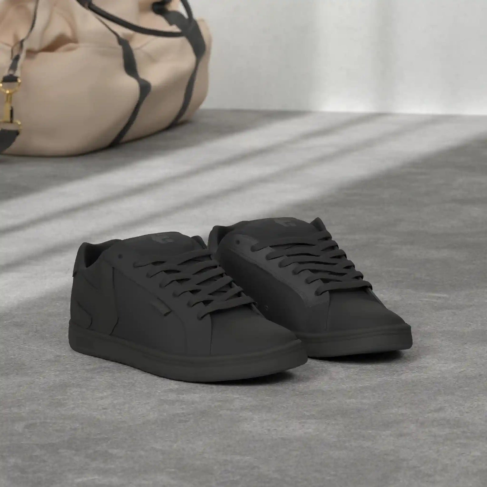 حذاء Etnies للرجال يجمع بين الراحة والمتانة والمظهر العصري الكاجوال. مصنوع من خامات عالية الجودة، يوفر دعمًا ممتازًا أثناء المشي