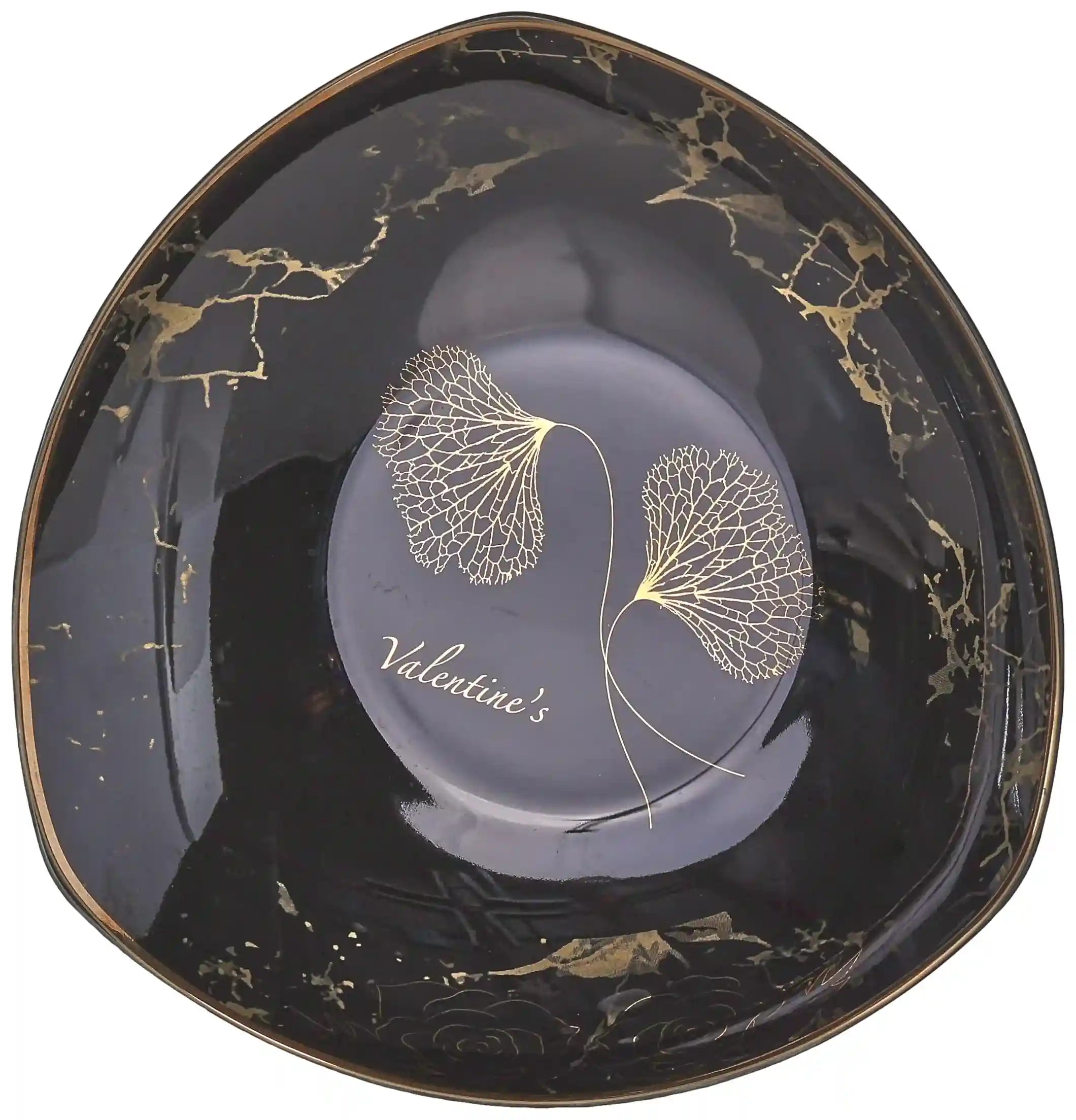 طقم عشاء Lotus مكون من 26 قطعة يوفر مجموعة كاملة وملونة لتقديم الطعام في منزلك. يشمل الطقم 6 أطباق فطائر، 6 أطباق كاتو، 6 أطباق شوربة، 6 أوعية عادية، مقلاة بورسلين دائرية واحدة، وشواية مربعة واحدة.  – Safqqa Egypt