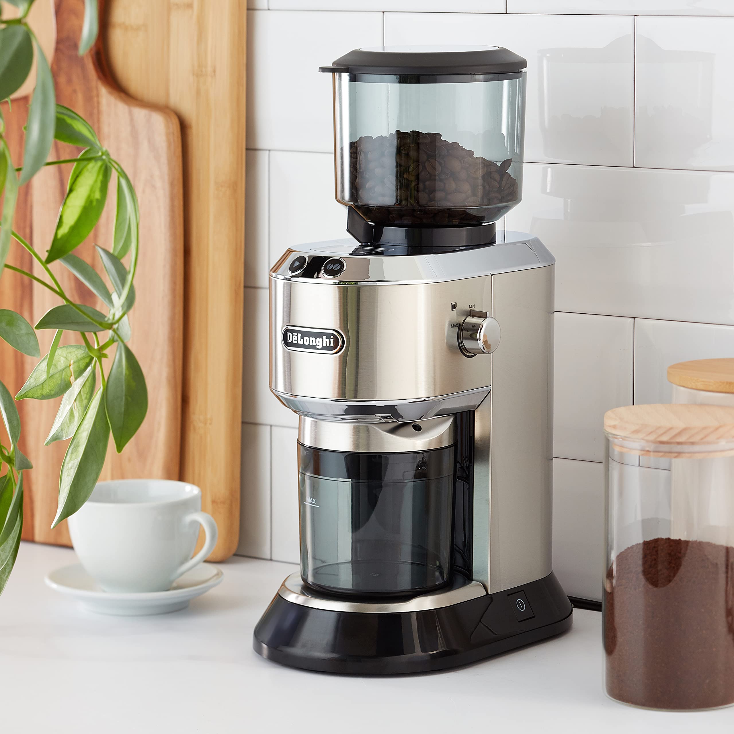 De'Longhi Stainless Steel Dedica Conial Burr Coffee Grinder KG521M (There is a small crack in the grinder's lock, but it closes securely and does not affect its usability)