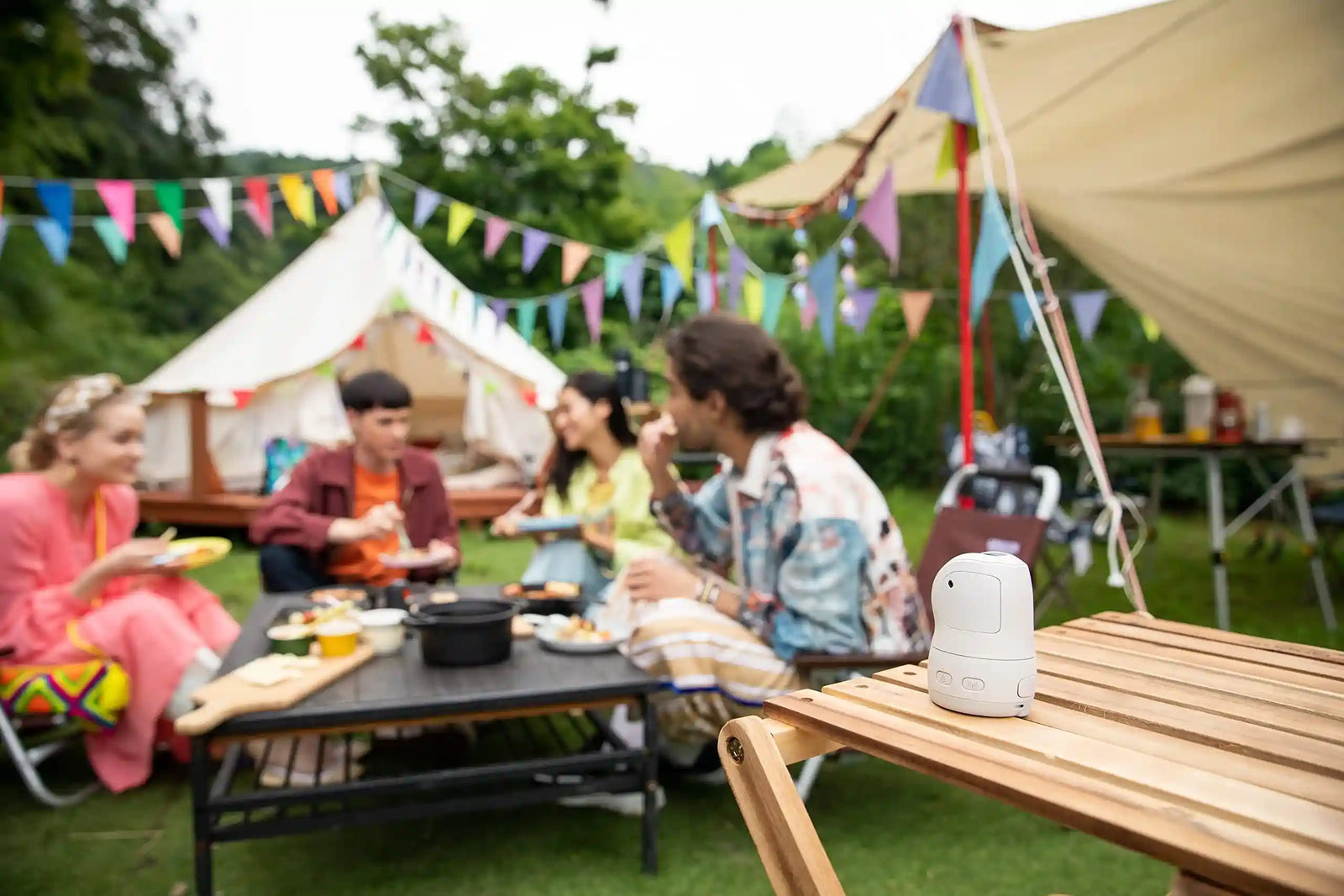 كاميرا كانون باورشوت PX طراز   باللون الأبيض هي كاميرا ذكية ومضغوطة مصممة لتصوير الصور والفيديو بسهولة. مزودة بتقنية التعرف على الوجوه والتركيب الذكي للصورة