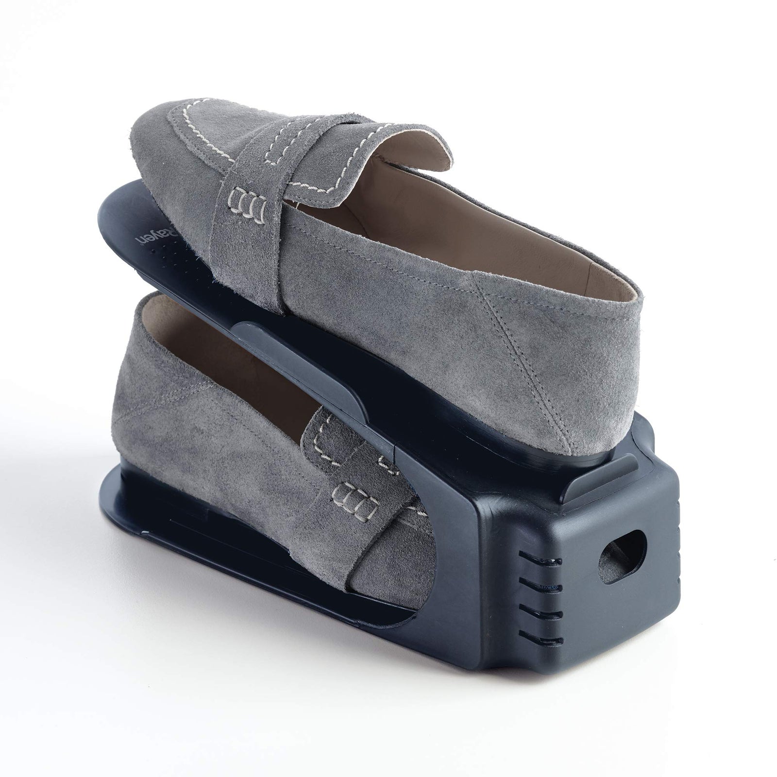 منظم الأحذية من Rayen الحل الأمثل للحفاظ على ترتيب أحذيتك وتوفير المساحة. تحتوي هذه المجموعة على 3 وحدات،