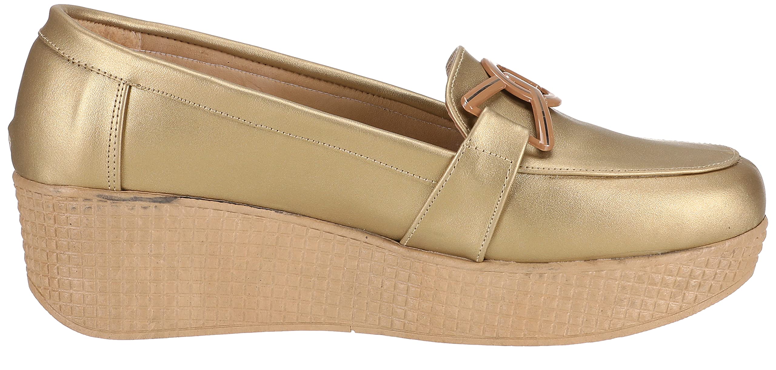 أحذية SWAY للنساء تجمع بين الأناقة والراحة والمتانة للاستخدام اليومي. تصميمها مزود بنعل داعم ومصنوعة من مواد عالية الجودة لتوفير راحة طوال اليوم