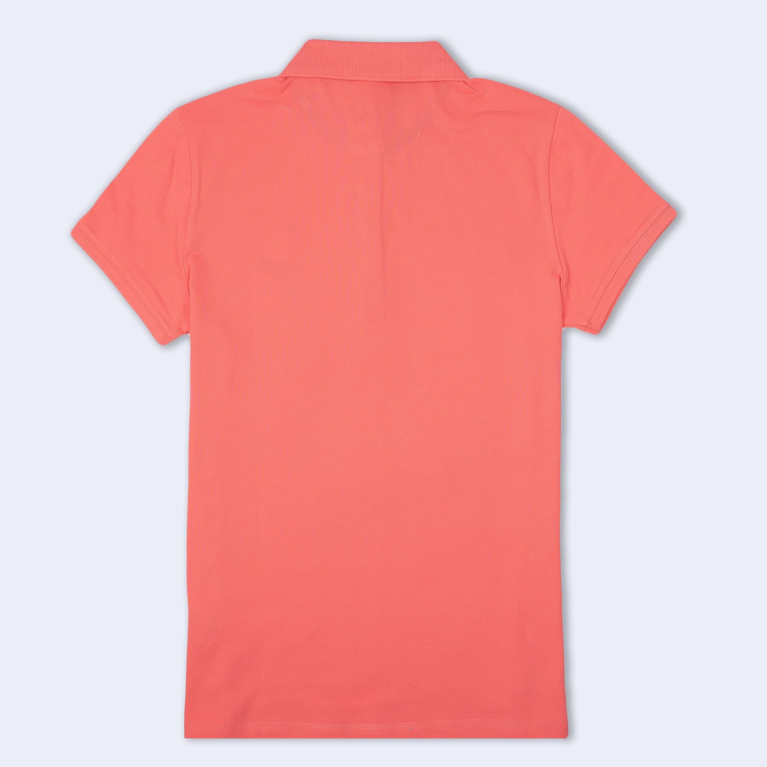 تيشيرتات يو إس بولو أسن للنساء تجمع بين الراحة والجودة والأسلوب الرياضي الكلاسيكي. مصنوعة من قماش قطني ناعم ومتين يسمح بمرور الهواء لتمنحك راحة تدوم طوال اليوم