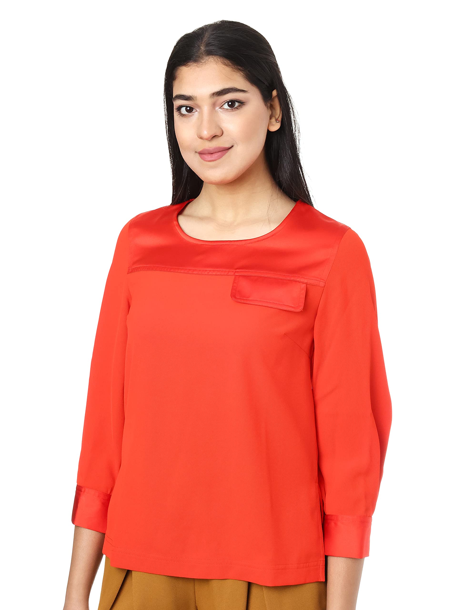  بلوزات ELLE للنساء  مصنوعة من خامات ناعمة وخفيفة وقابلة للتنفس