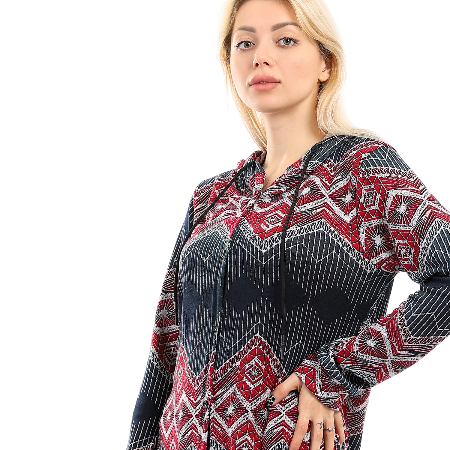 هودي أندورا للنساء بأكمام طويلة مع أزرار عند الكفة يجمع بين الراحة اليومية والتفاصيل الأنيقة. مصنوع من قماش ناعم وقابل للتنفس،