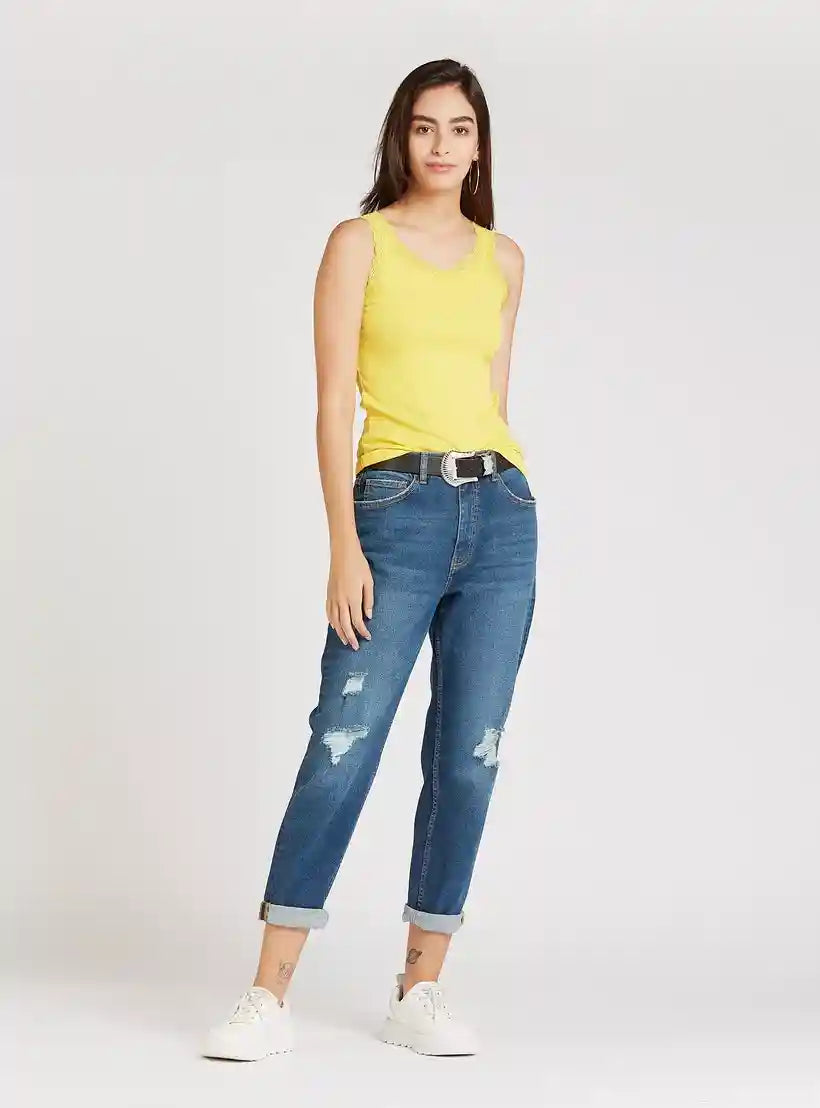 Skinny Fit Textured Camisole with V-neck and Lace Detail - Safqqa Egypt