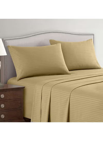 طقم ملاية سرير دبل مقاس 220 × 240 سم – 3 قطع مصمم ليمنحك الراحة والأناقة في غرفة النوم